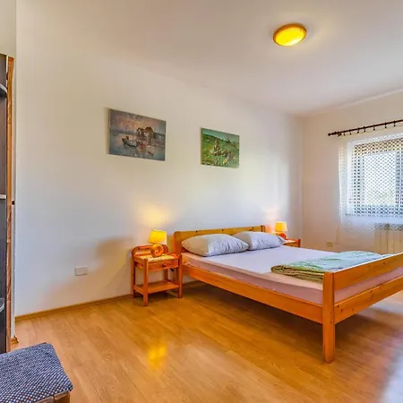 Apartmán Beautiful In With Swimming Pool Pula