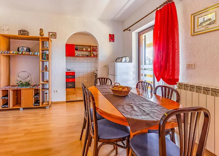 Gorgeous In With Kitchen شقة