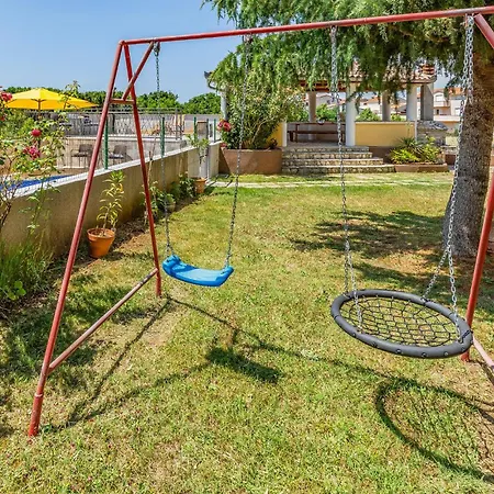 Apartament Beautiful In With Swimming Pool